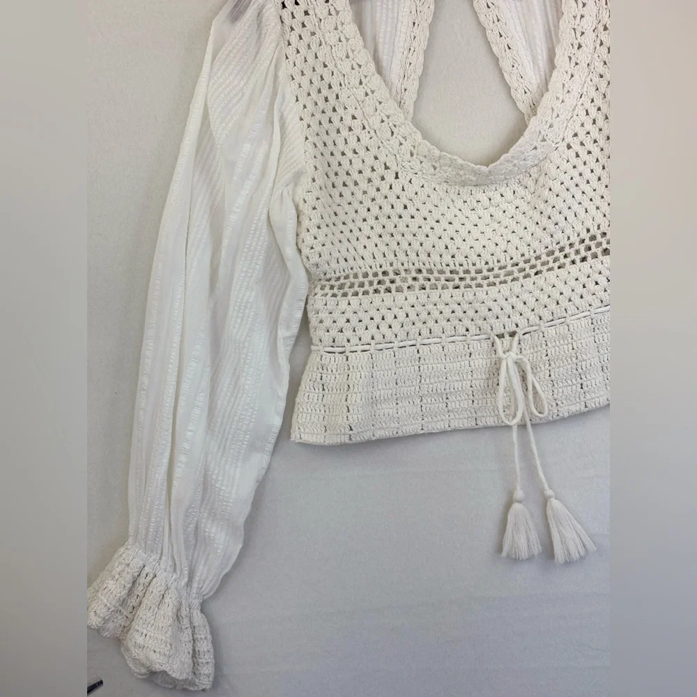FREE PEOPLE Megan Crochet Cropped‎ Top Knit Cream Open Back Long Sleeve Medium